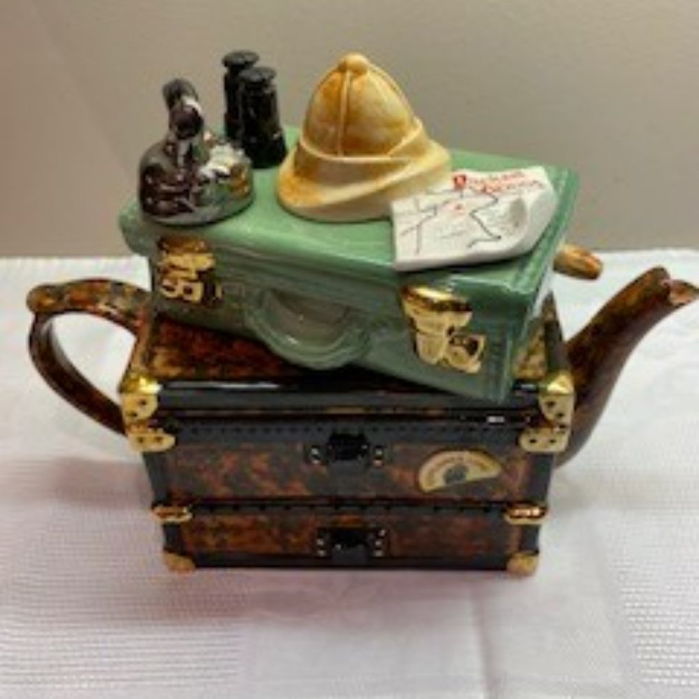 Collectible Tea Pots - Picture 6 of 10